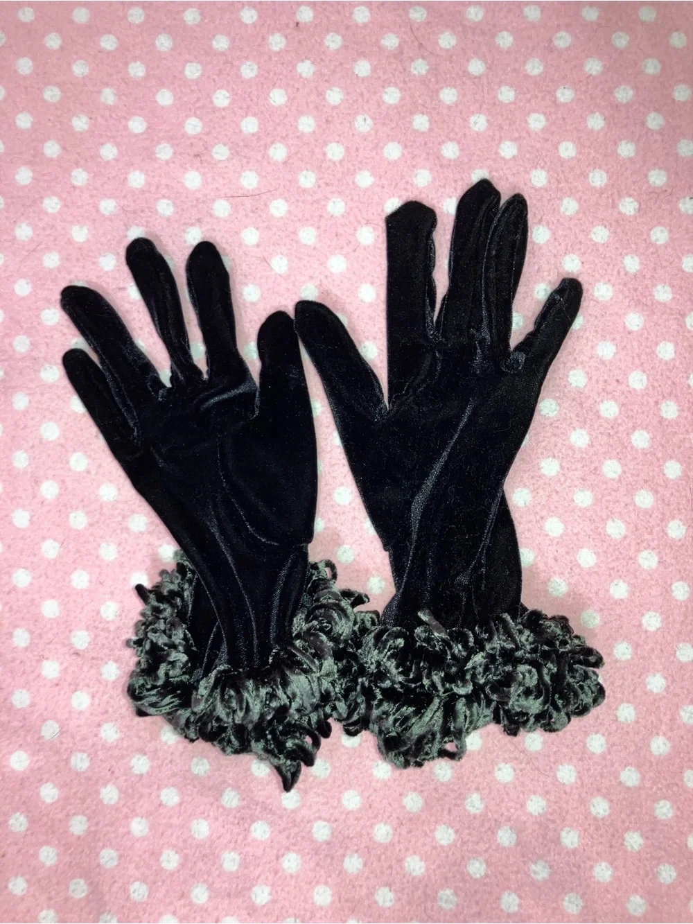 Black Velvet Gloves with Ruffled Cuff